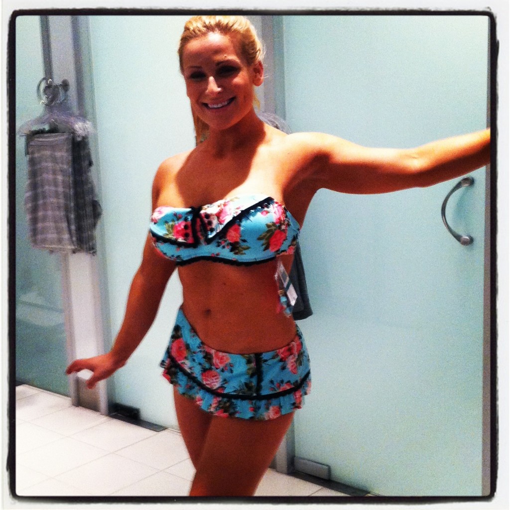 New Photos Of WWE Diva Natalya In Sexy Bikinis.