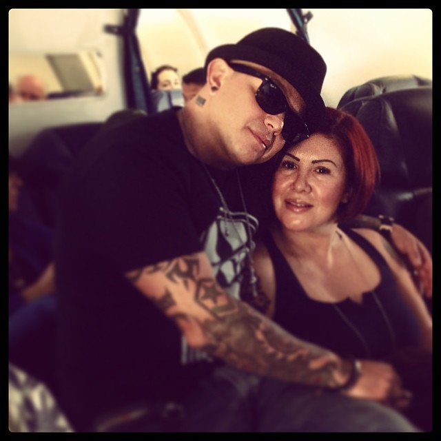 Photo Rey Mysterio Appears Unmasked With His Wife Pwmania Wrestling News