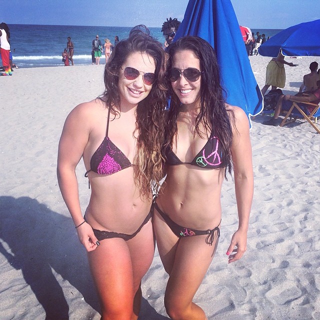 Check out this hot new photo of former WWE Diva Kaitlyn in a bikini.