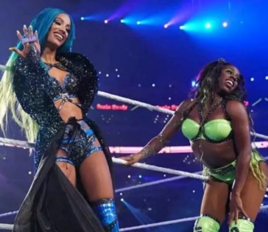 Mercedes Moné (Sasha Banks) and Naomi