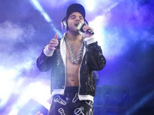 01-max-caster-aew-2022