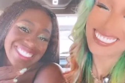 01-sasha-banks-new-hair-color-ahead-of-wwe-return-2022