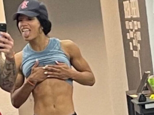 01-sasha-banks-physique-wwe-return-2022