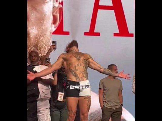 01-jake-paul-triple-h-wwe-water-spitting-entrance-routine-pre-anderson-silva-sho-ppv-boxing-match