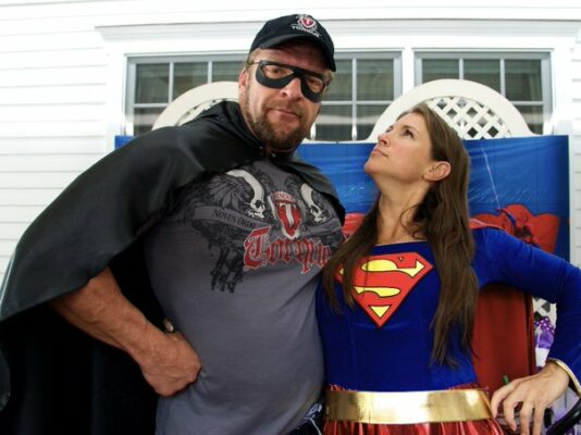 01-triple-h-stephanie-mcmahon-super-heroes