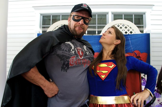 01-triple-h-stephanie-mcmahon-super-heroes Triple H, Stephanie McMahon