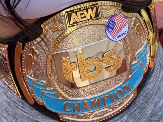 01-nyla-rose-tbs-womens-championship-belt-taunting-jade-cargill-aew-2022-002