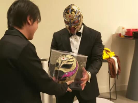 01-rey-mysterio-wwe-hall-of-fame-custom-mask-2023