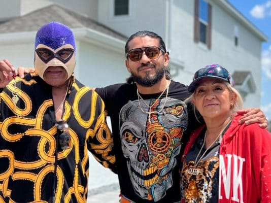 01-santos-escobar-buys-mom-a-house