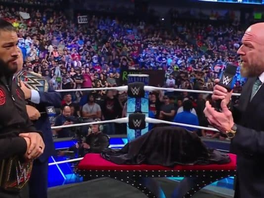 01-roman-reigns-new-universal-title-03
