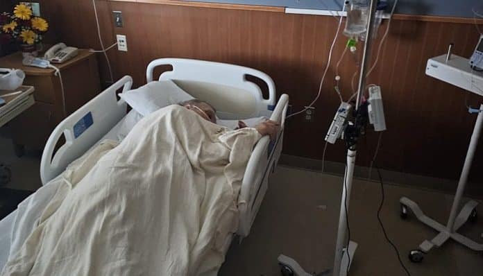 01-hacksaw-jim-duggan-hospitalized