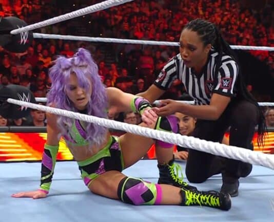 Referee Stops Match After Candice LeRae Takes Kick To The Head On WWE RAW