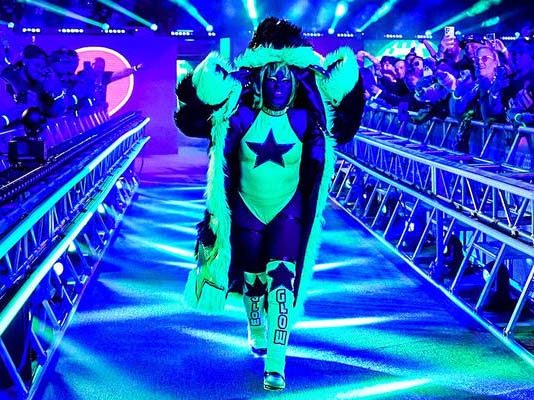 Naomi Makes Her WWE Return At The Royal Rumble