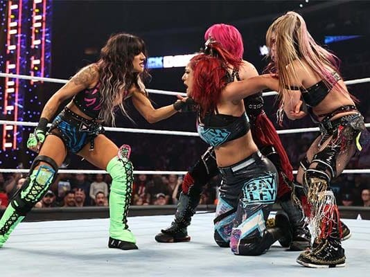 Dakota Kai Turns Against Bayley On WWE SmackDown