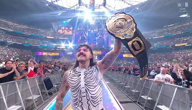 Dominik-Mysterio-Champion