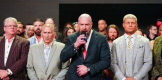 Triple H pays tribute to Hulk Hogan on WWE SmackDown.