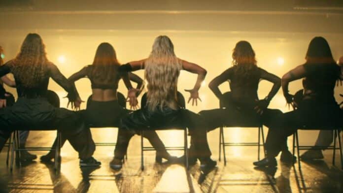 Mystery Dance WWE RAW Mystery Dance WWE RAW